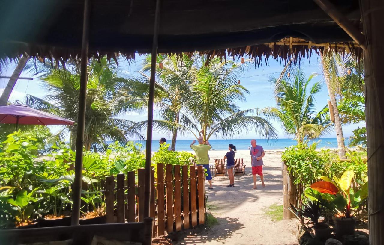 Sulu Sunset Beach Resort Nauhang Bagian luar foto