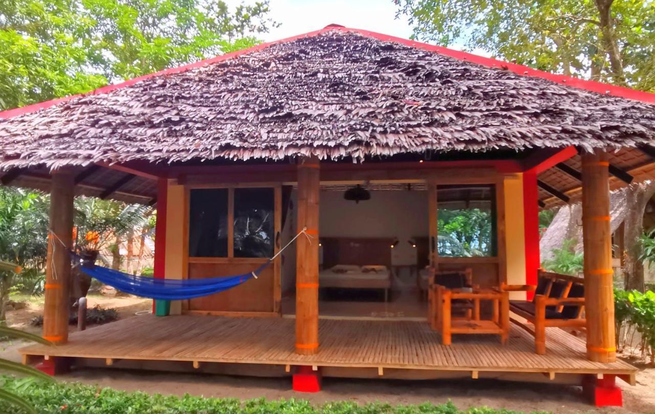 Sulu Sunset Beach Resort Nauhang Bagian luar foto