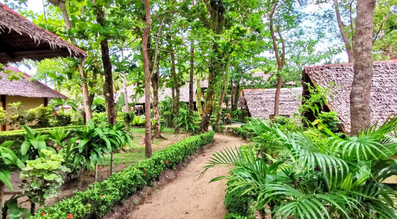 Sulu Sunset Beach Resort Nauhang Bagian luar foto