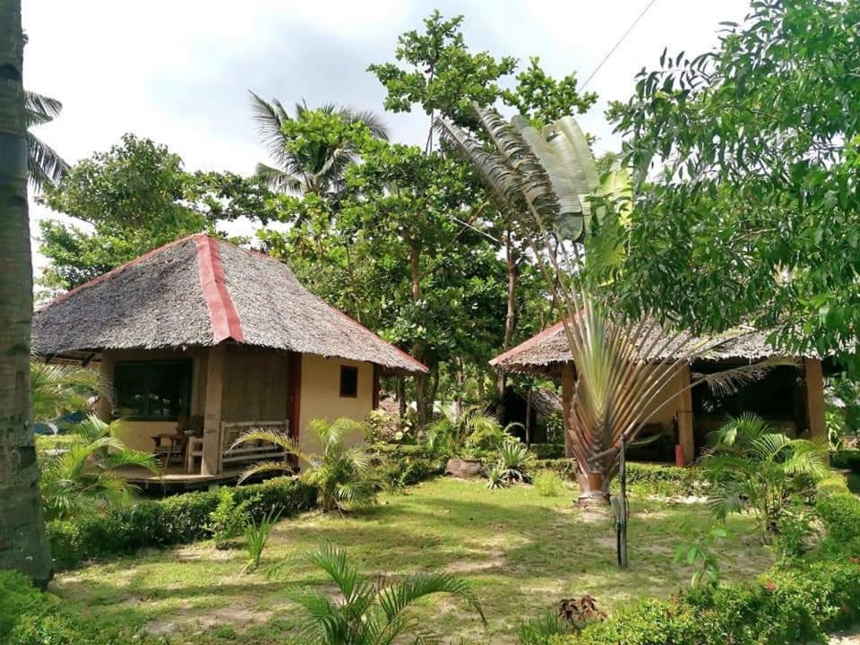 Sulu Sunset Beach Resort Nauhang Bagian luar foto