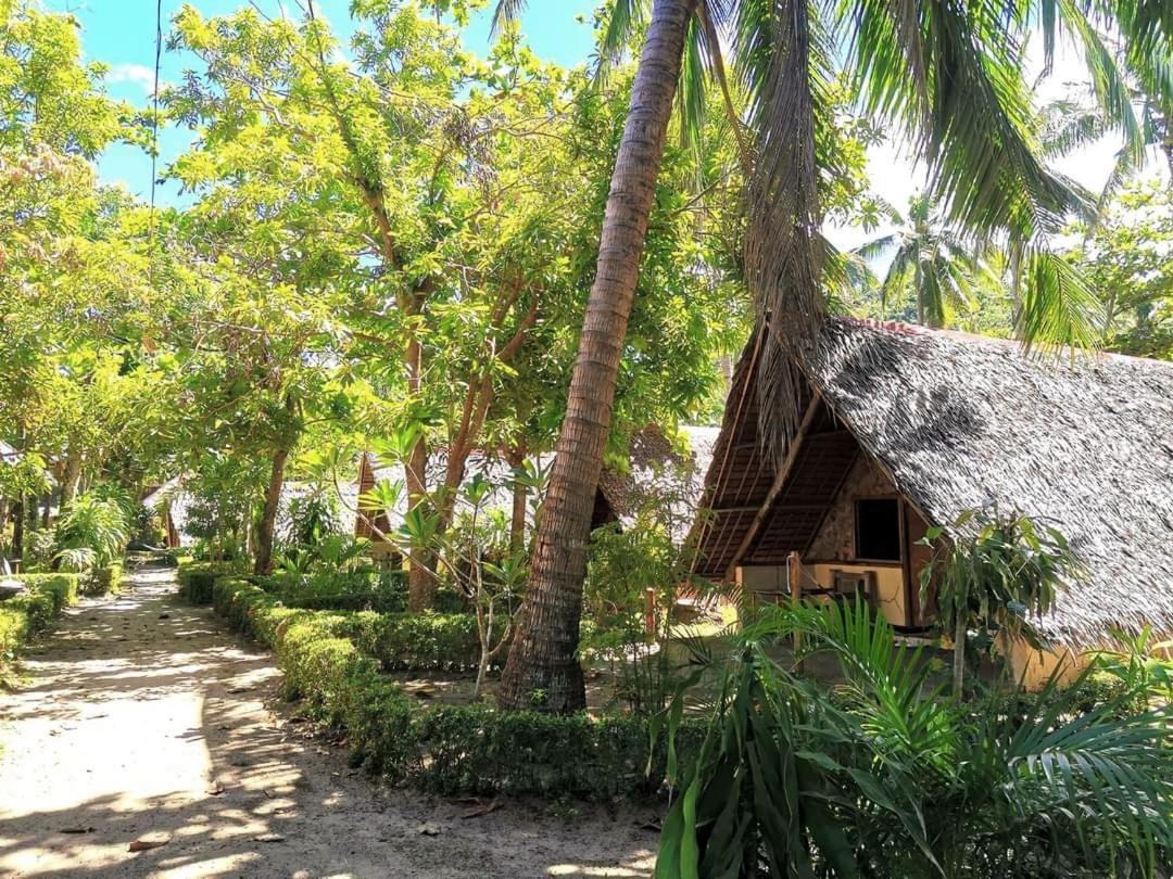 Sulu Sunset Beach Resort Nauhang Bagian luar foto