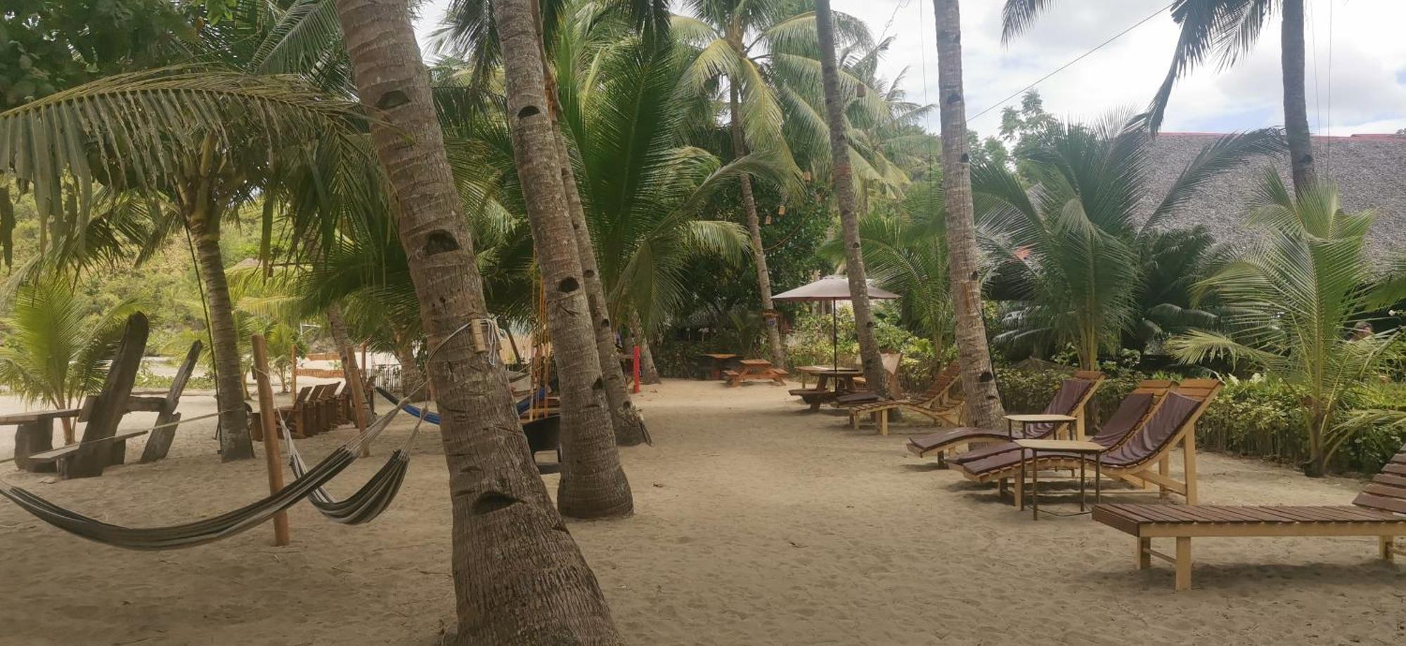 Sulu Sunset Beach Resort Nauhang Bagian luar foto