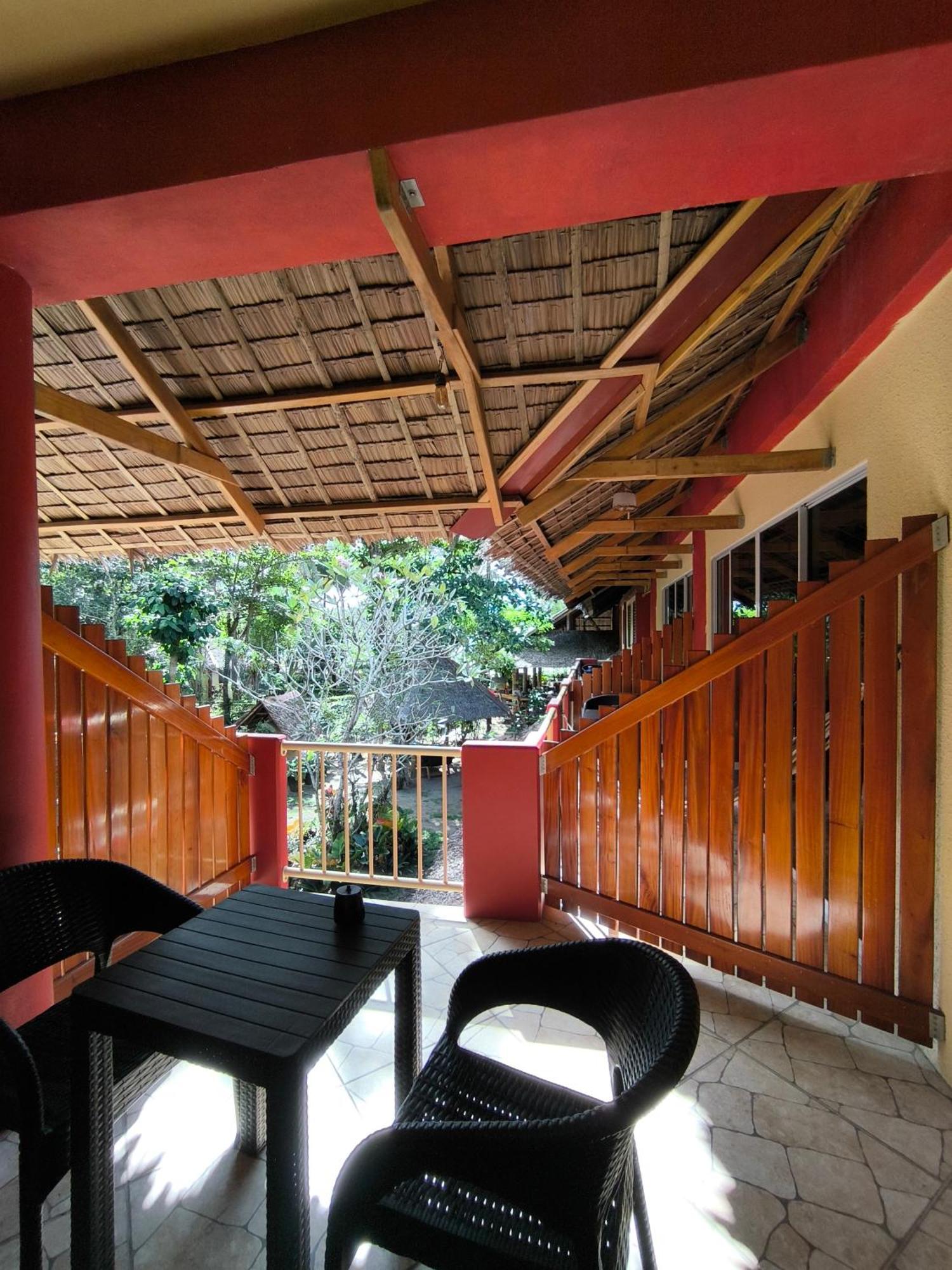 Sulu Sunset Beach Resort Nauhang Bagian luar foto