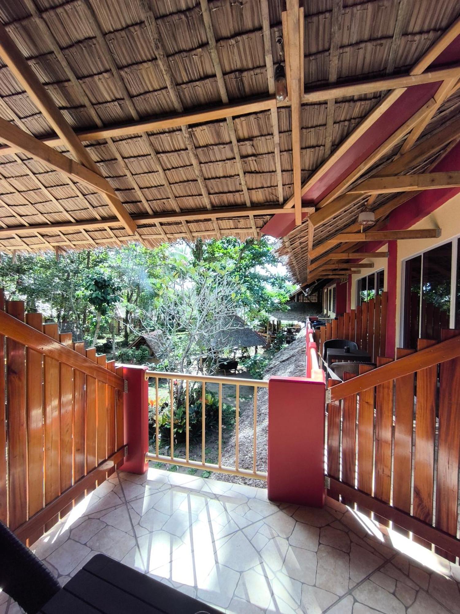 Sulu Sunset Beach Resort Nauhang Bagian luar foto